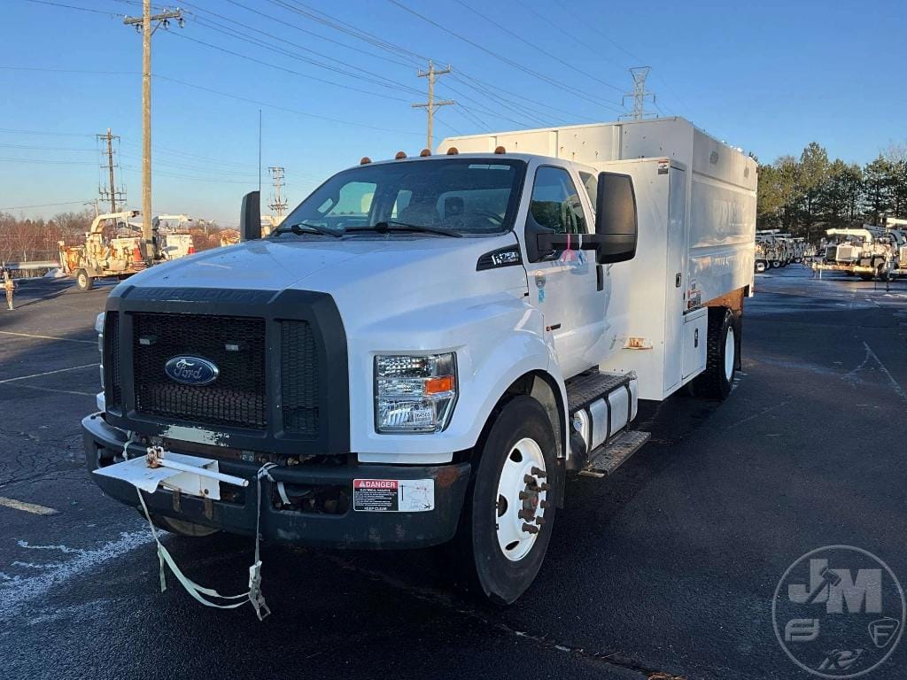 2016 Ford F-750 Equipment Image0