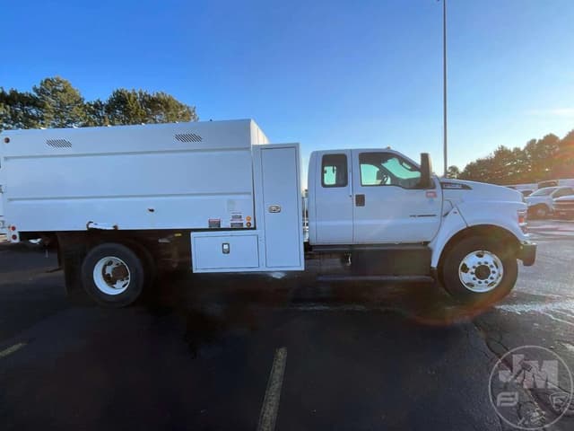 Image of Ford F-750 equipment image 3