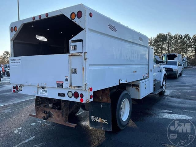 Image of Ford F-750 equipment image 4
