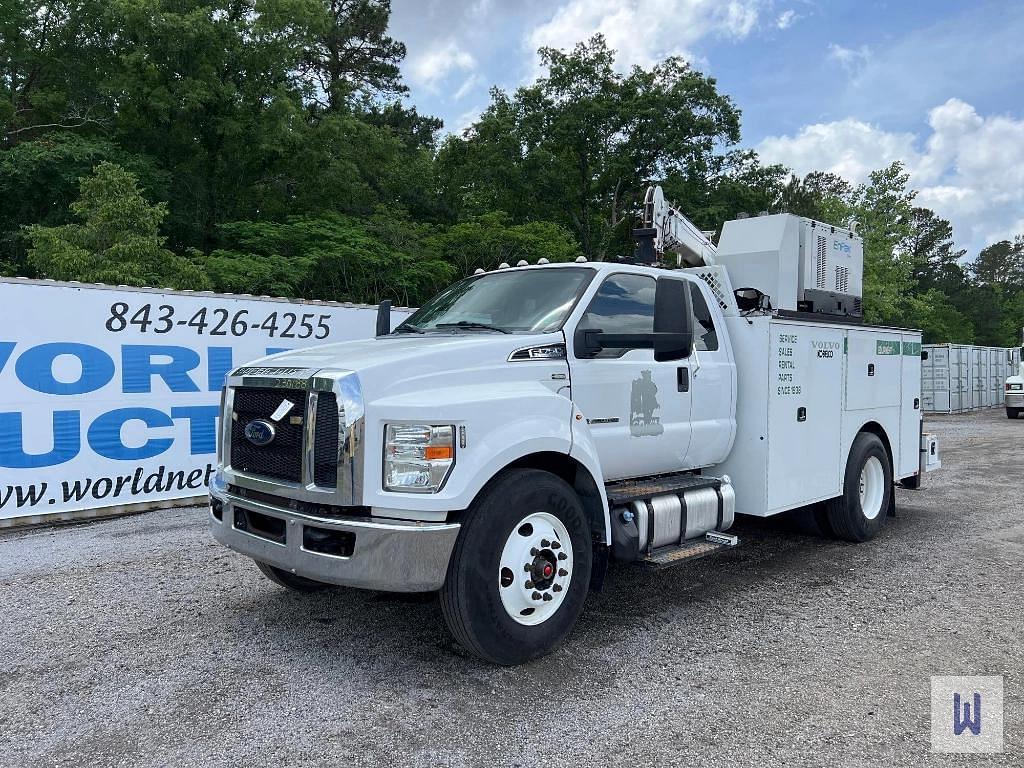 Image of Ford F-750 Primary image