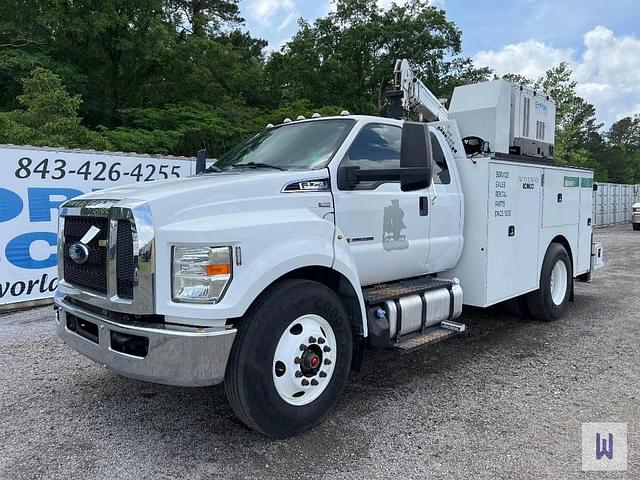 Image of Ford F-750 equipment image 1