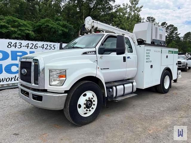Image of Ford F-750 equipment image 1