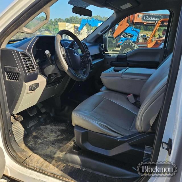 Image of Ford F-150 equipment image 3