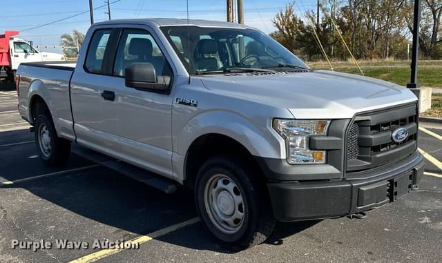 Image of Ford F-150 equipment image 2