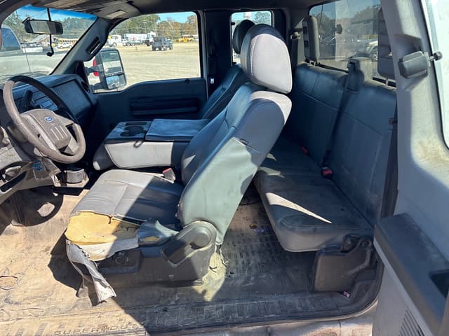 Image of Ford F-250 equipment image 4