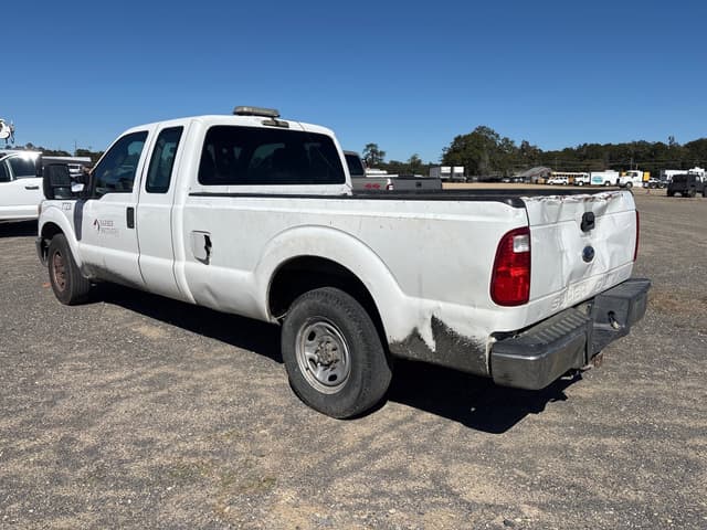 Image of Ford F-250 equipment image 3