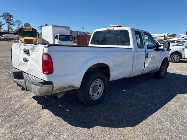 Image of Ford F-250 equipment image 2