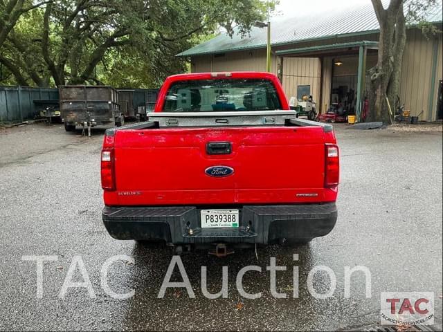 Image of Ford F-250 equipment image 3