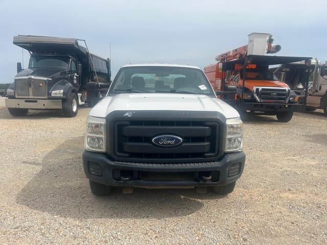 Image of Ford F-250 equipment image 3