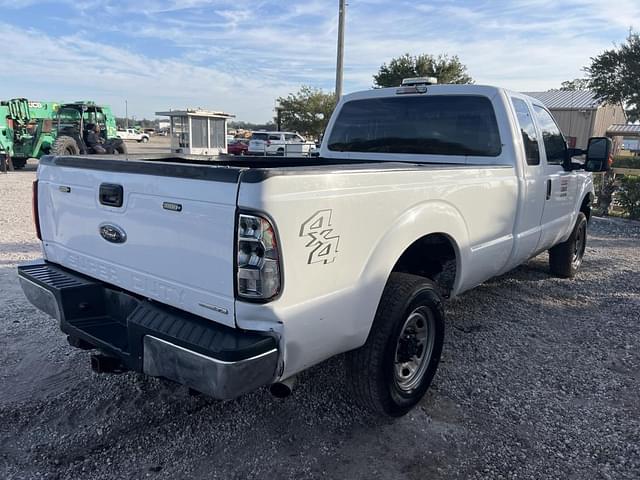 Image of Ford F-250 equipment image 2