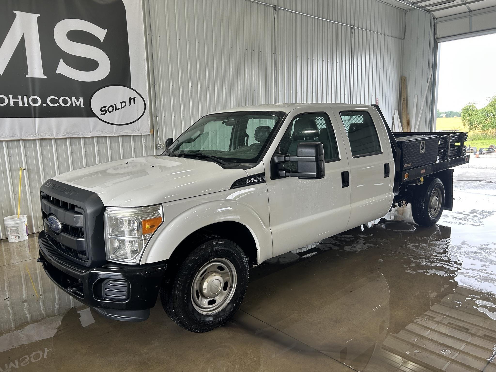 2016 Ford F-250 Equipment Image0