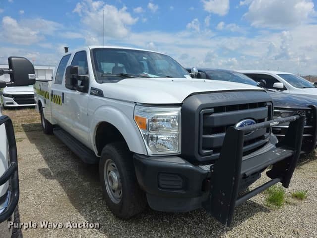 Image of Ford F-250 equipment image 2