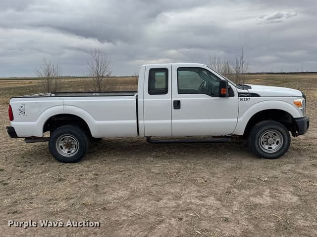 Image of Ford F-250 equipment image 3