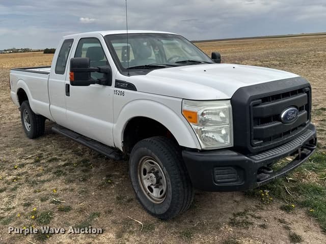 Image of Ford F-250 equipment image 2