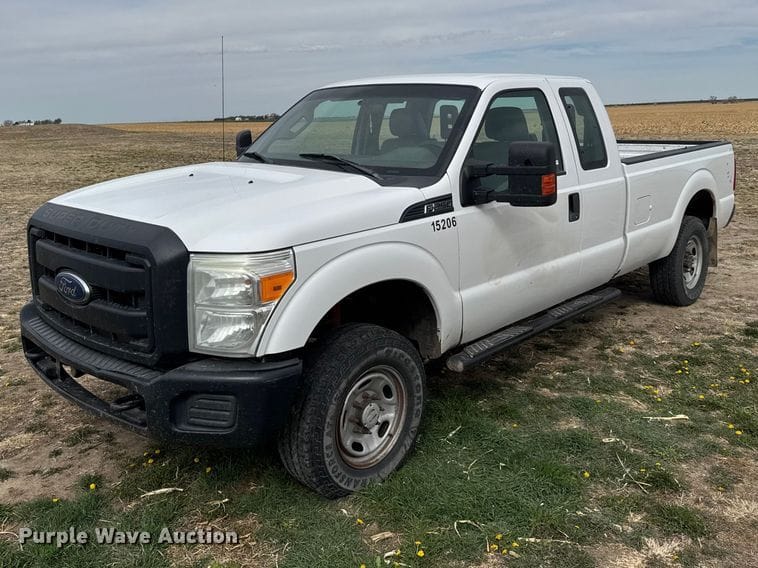 2016 Ford F-250 Equipment Image0