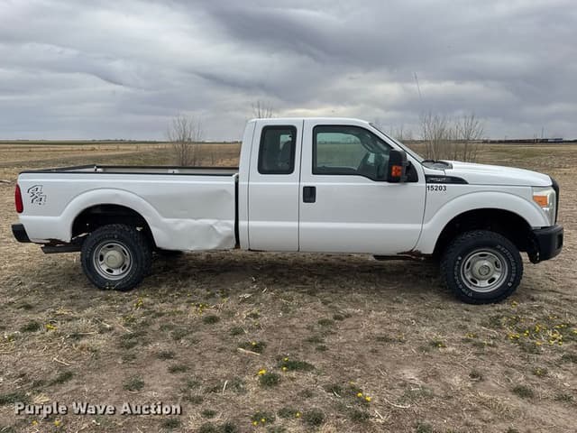 Image of Ford F-250 equipment image 3