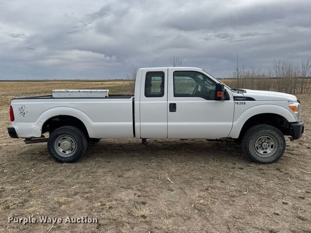 Image of Ford F-250 equipment image 3