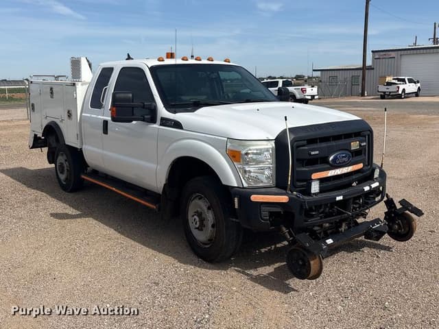 Image of Ford F-250 equipment image 2