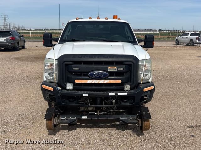 Image of Ford F-250 equipment image 1