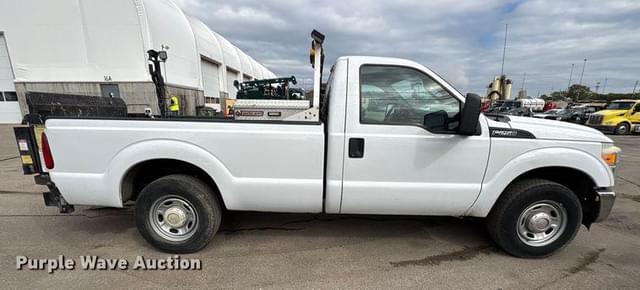 Image of Ford F-250 equipment image 3