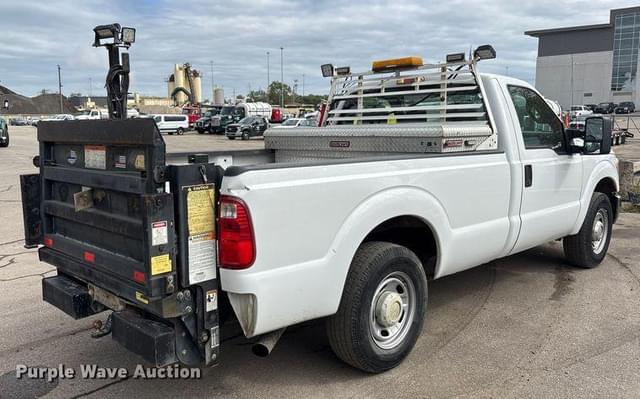 Image of Ford F-250 equipment image 4
