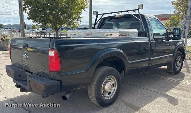 Image of Ford F-250 equipment image 4