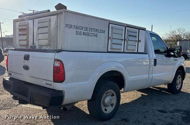 Image of Ford F-250 equipment image 4