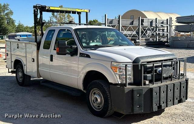 Image of Ford F-250 equipment image 2