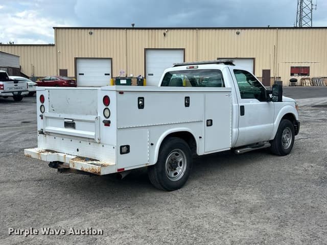 Image of Ford F-250 equipment image 4