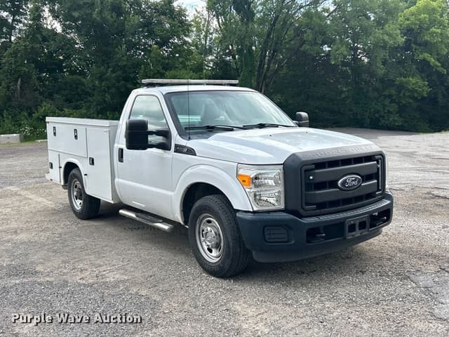 Image of Ford F-250 equipment image 2