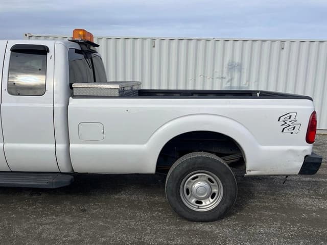 Image of Ford F-250 equipment image 4