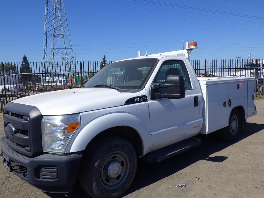 2016 Ford F-250 Equipment Image0