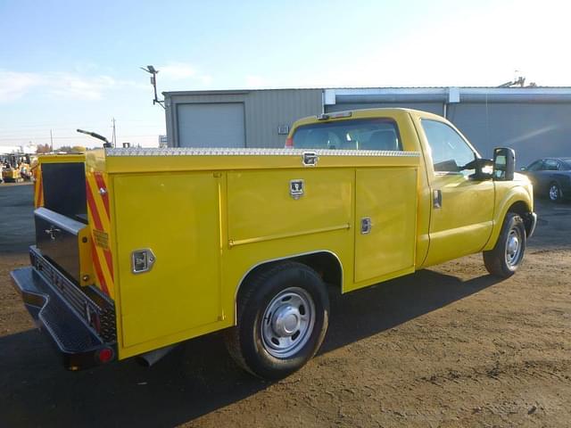 Image of Ford F-250 equipment image 2