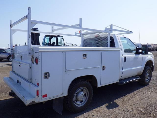 Image of Ford F-250 equipment image 2