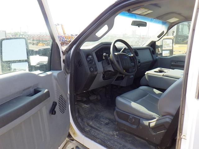 Image of Ford F-250 equipment image 4