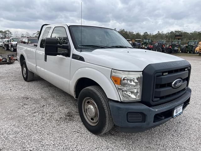 Image of Ford F-250 equipment image 3