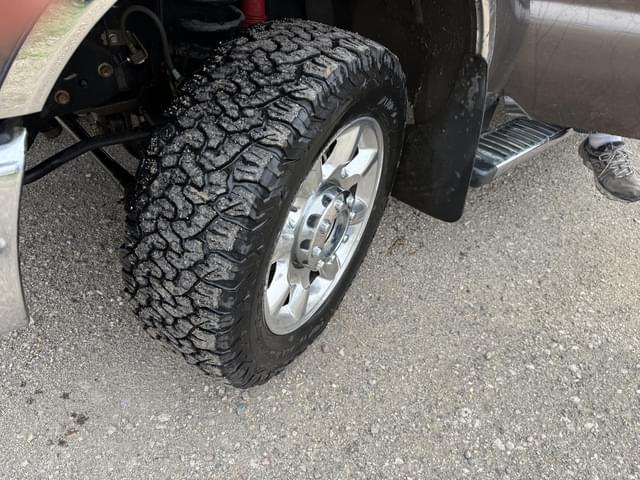 Image of Ford F-250 equipment image 2