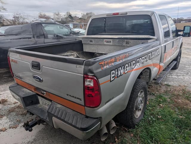 Image of Ford F-250 equipment image 1