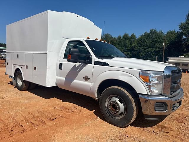 Image of Ford F-350 equipment image 1