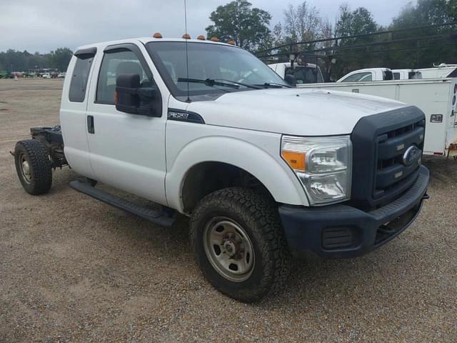 Image of Ford F-350 equipment image 1