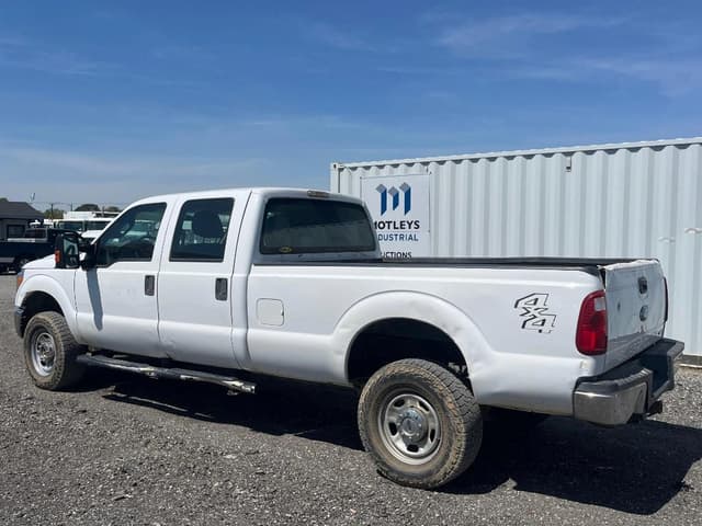 Image of Ford F-350 equipment image 1