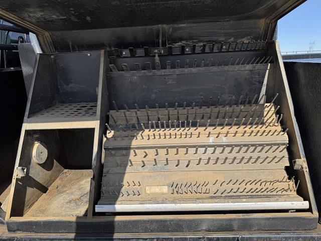 Image of Ford F-350 equipment image 2