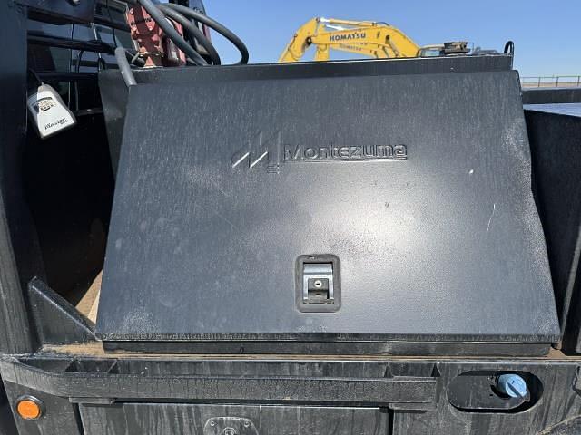 Image of Ford F-350 equipment image 3