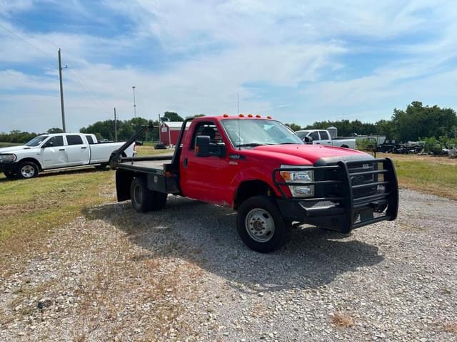 Image of Ford F-350 equipment image 4