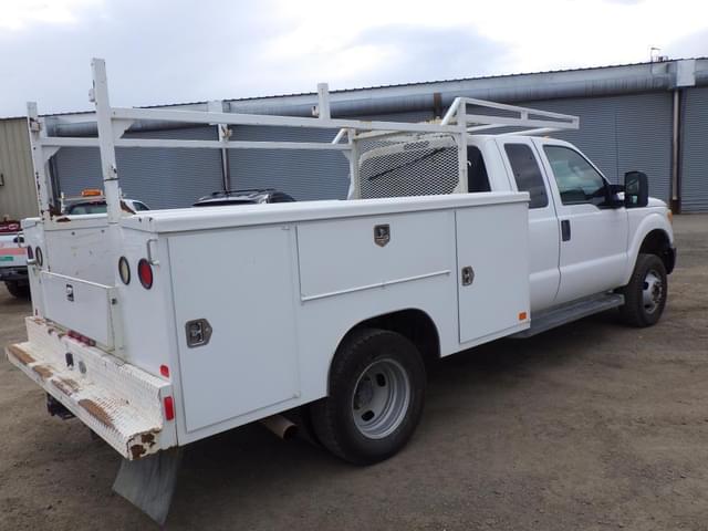 Image of Ford F-350 equipment image 2