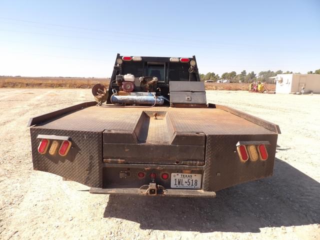 Image of Ford F-350 equipment image 3