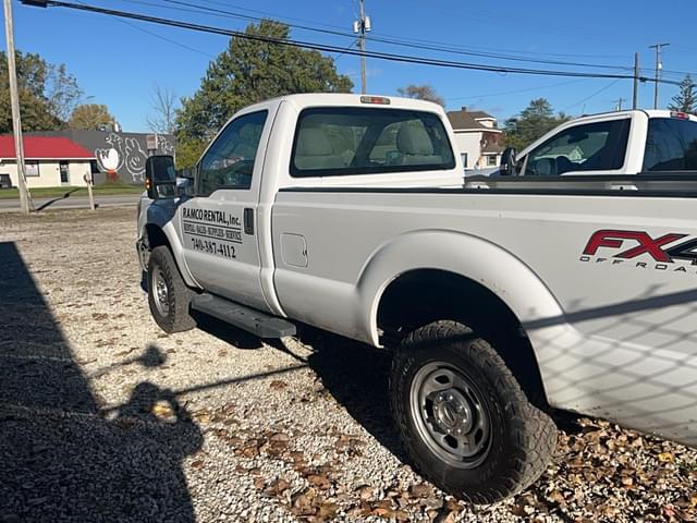 Image of Ford F-350 equipment image 4