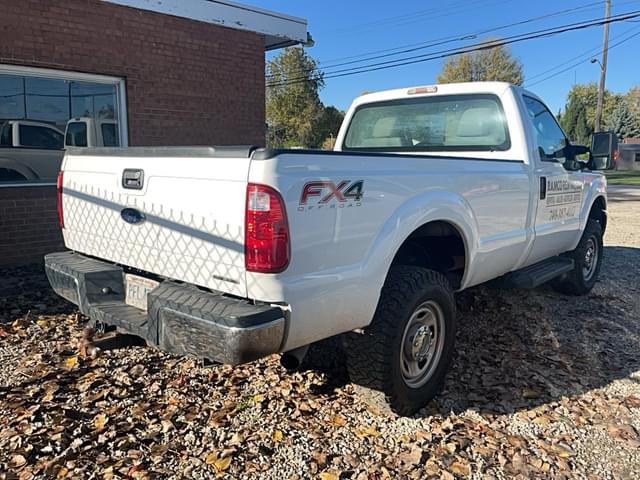 Image of Ford F-350 equipment image 2