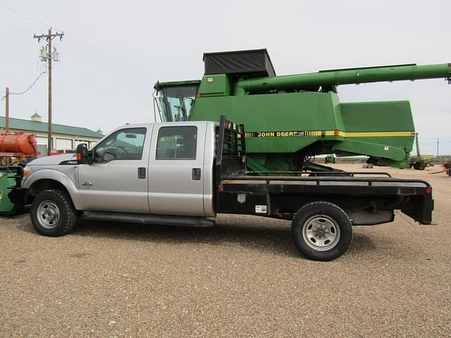 Image of Ford F-350 equipment image 3