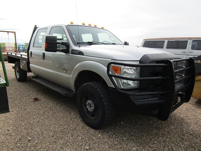 Image of Ford F-350 equipment image 2